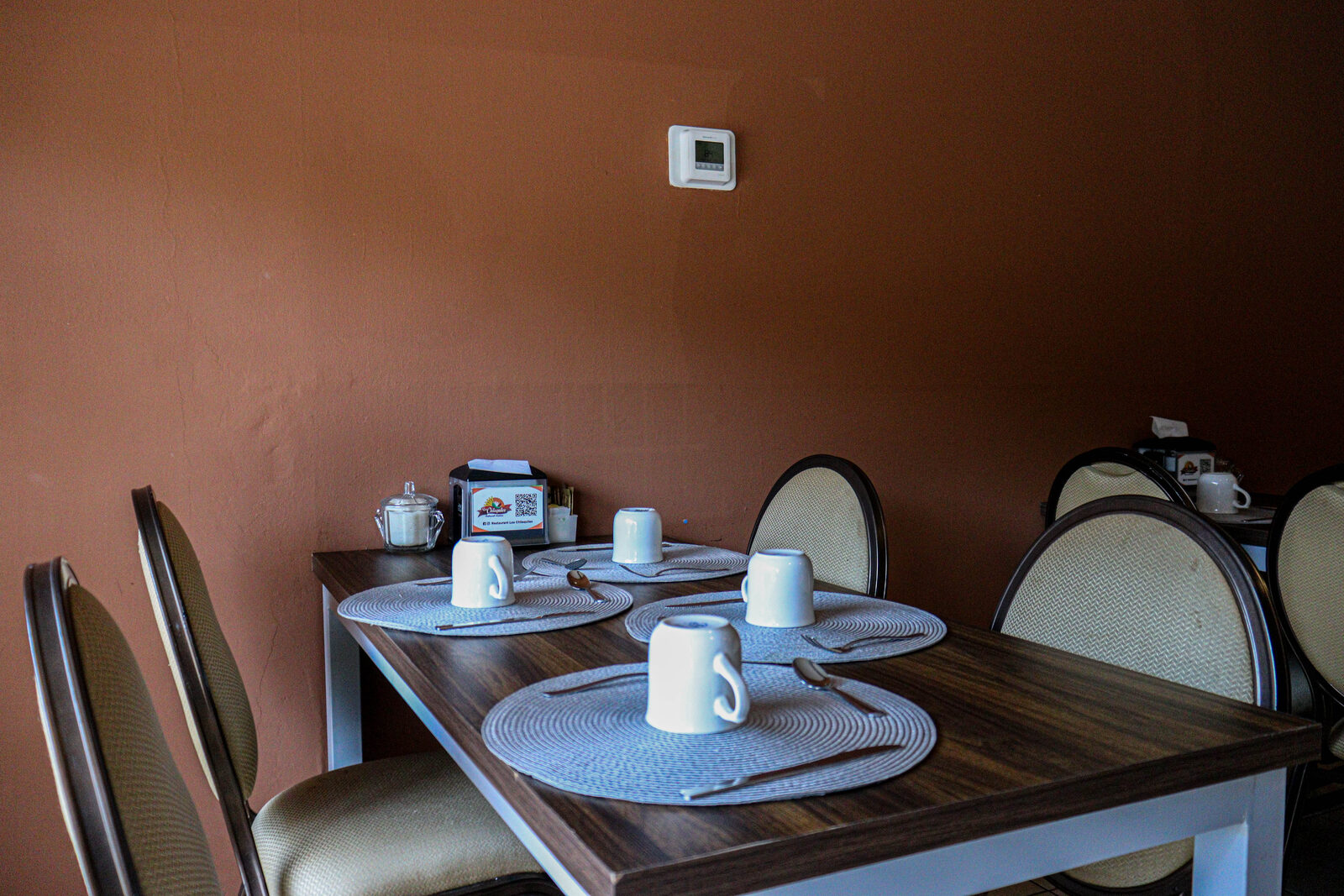 Mesa puesta en el comedor